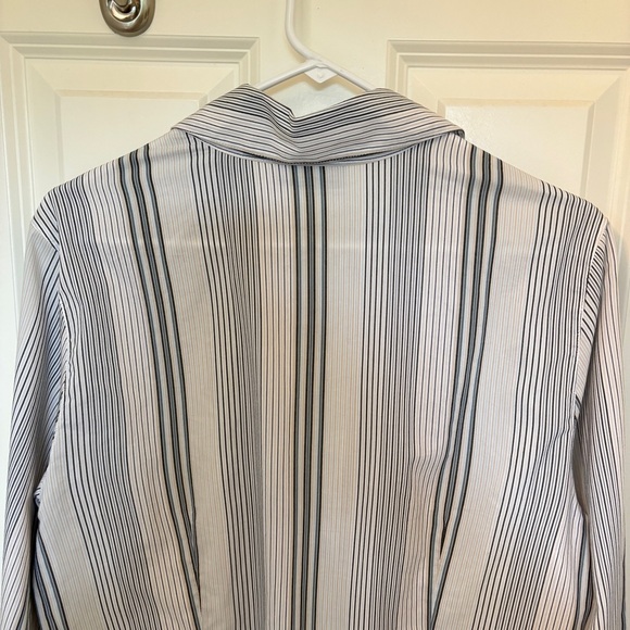 Women’s size 16 French cuff button down shirt by i.e. - Picture 7 of 7